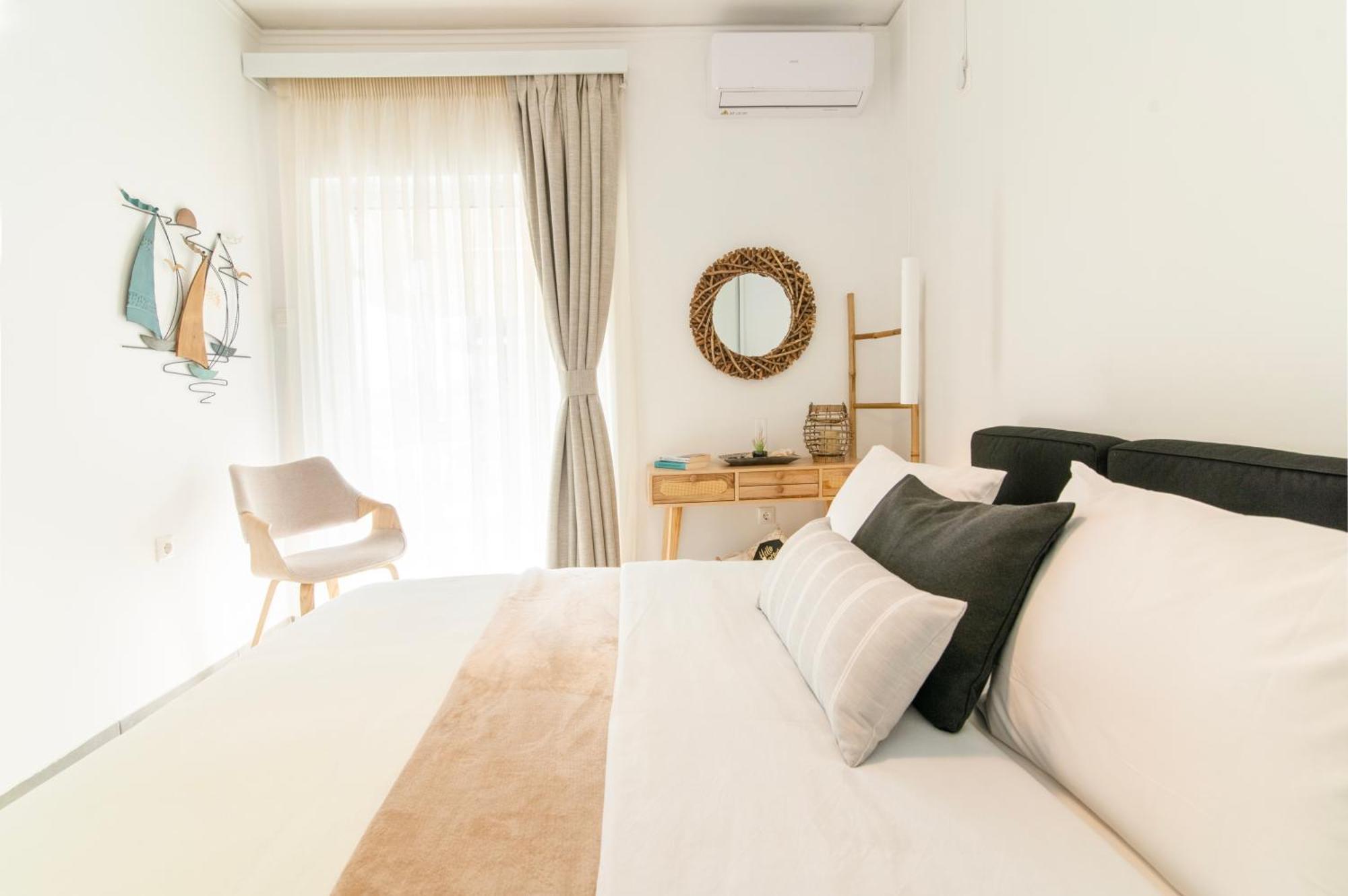 Michael'S Seaside Homely Apartment In Varkiza Exterior photo