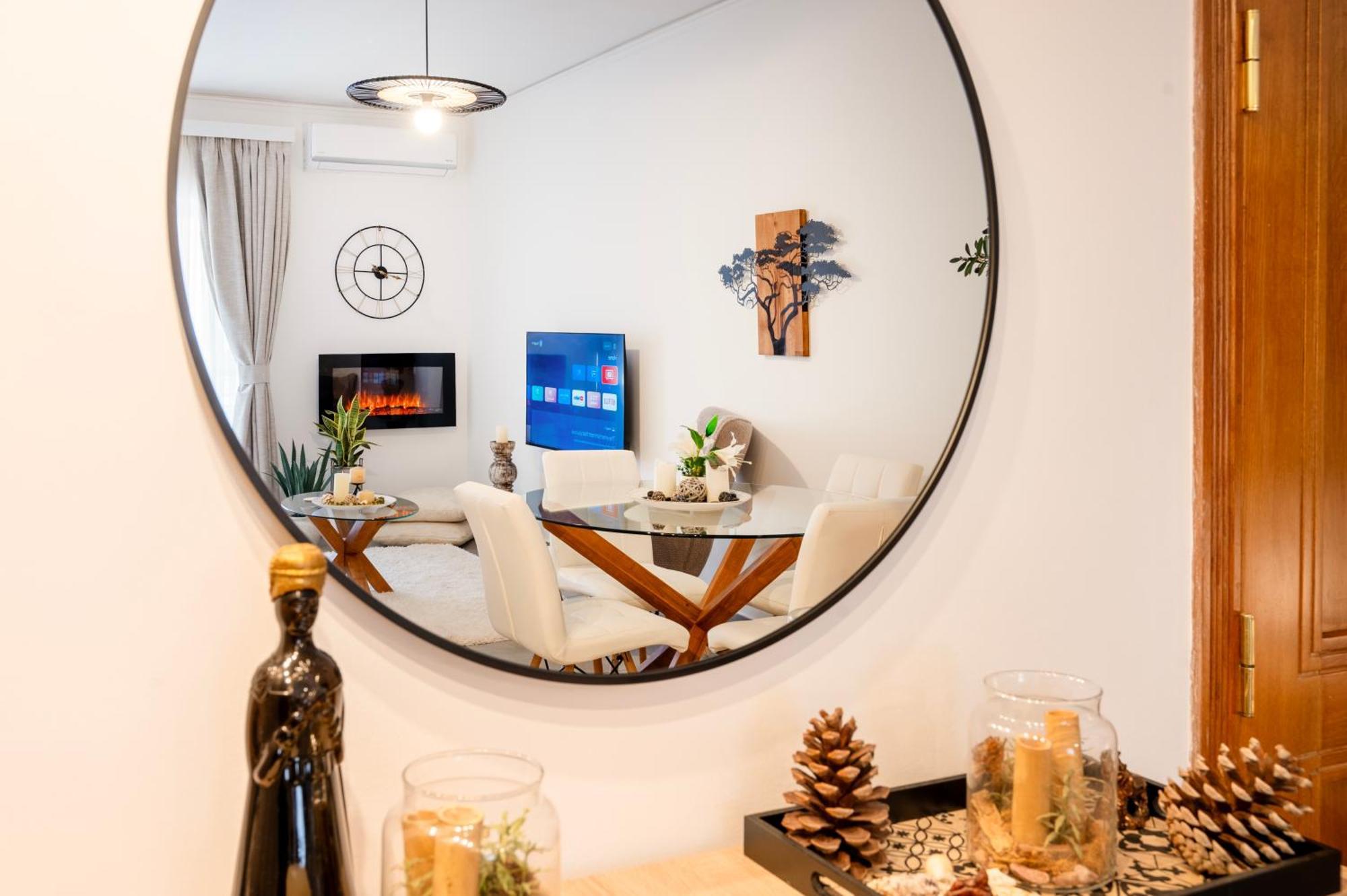 Michael'S Seaside Homely Apartment In Varkiza Exterior photo
